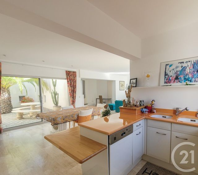 Maison à vendre - 6 pièces - 191 m2 - Cavalaire Sur Mer - 83 - PROVENCE-ALPES-COTE-D-AZUR