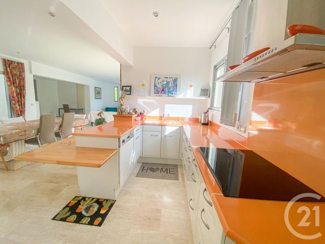 Maison à vendre - 6 pièces - 191 m2 - Cavalaire Sur Mer - 83 - PROVENCE-ALPES-COTE-D-AZUR