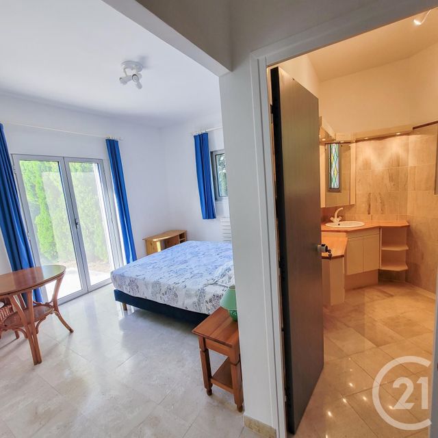 Maison à vendre - 6 pièces - 191 m2 - Cavalaire Sur Mer - 83 - PROVENCE-ALPES-COTE-D-AZUR