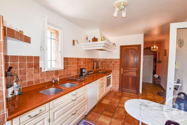 Maison à vendre - 6 pièces - 197,38 m2 - Cavalaire Sur Mer - 83 - PROVENCE-ALPES-COTE-D-AZUR