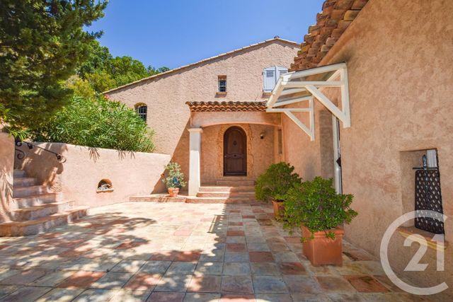 Maison à vendre - 6 pièces - 197,38 m2 - Cavalaire Sur Mer - 83 - PROVENCE-ALPES-COTE-D-AZUR