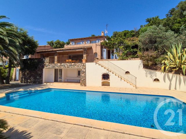 Maison à vendre - 6 pièces - 197,38 m2 - Cavalaire Sur Mer - 83 - PROVENCE-ALPES-COTE-D-AZUR