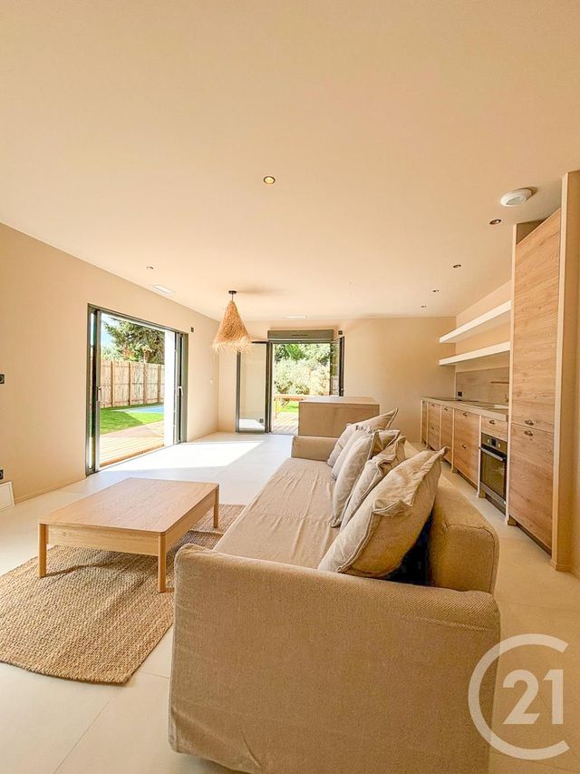 Appartement F3 à vendre - 3 pièces - 97,18 m2 - Cavalaire Sur Mer - 83 - PROVENCE-ALPES-COTE-D-AZUR