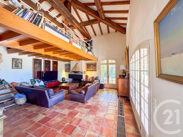 Maison à vendre - 6 pièces - 261 m2 - La Croix Valmer - 83 - PROVENCE-ALPES-COTE-D-AZUR