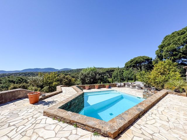 Maison à vendre - 6 pièces - 261 m2 - La Croix Valmer - 83 - PROVENCE-ALPES-COTE-D-AZUR