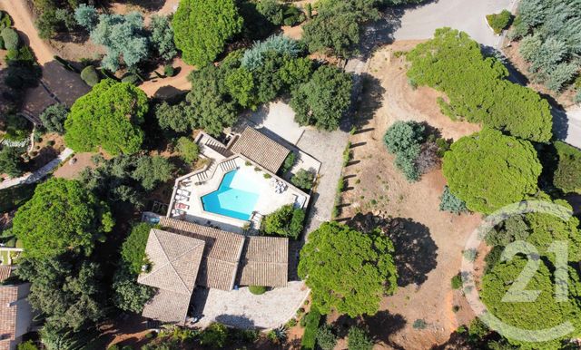 Maison à vendre - 6 pièces - 261 m2 - La Croix Valmer - 83 - PROVENCE-ALPES-COTE-D-AZUR