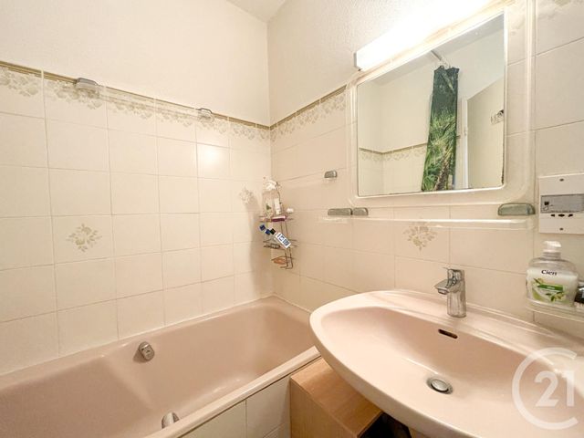 Appartement Studio à vendre - 1 pièce - 22,52 m2 - Cavalaire Sur Mer - 83 - PROVENCE-ALPES-COTE-D-AZUR