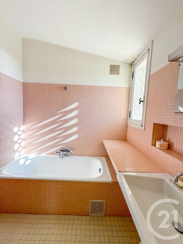 Maison à vendre - 5 pièces - 180 m2 - Cavalaire Sur Mer - 83 - PROVENCE-ALPES-COTE-D-AZUR