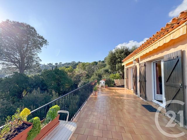 Maison à vendre - 6 pièces - 140 m2 - Cavalaire Sur Mer - 83 - PROVENCE-ALPES-COTE-D-AZUR