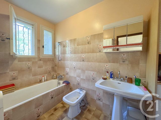 Maison à vendre - 6 pièces - 140 m2 - Cavalaire Sur Mer - 83 - PROVENCE-ALPES-COTE-D-AZUR