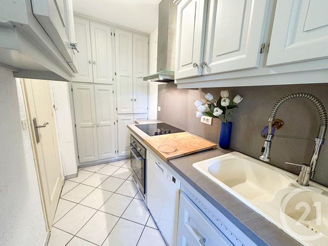 Appartement F3 à vendre - 3 pièces - 53 m2 - Cavalaire Sur Mer - 83 - PROVENCE-ALPES-COTE-D-AZUR