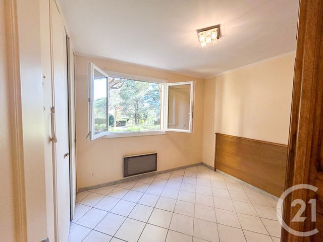 Appartement F3 à vendre - 3 pièces - 53 m2 - Cavalaire Sur Mer - 83 - PROVENCE-ALPES-COTE-D-AZUR