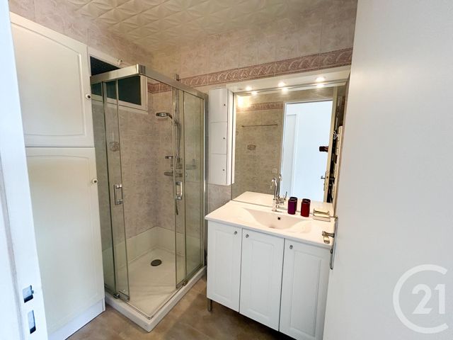 Appartement T2 à vendre - 2 pièces - 43,27 m2 - Cavalaire Sur Mer - 83 - PROVENCE-ALPES-COTE-D-AZUR