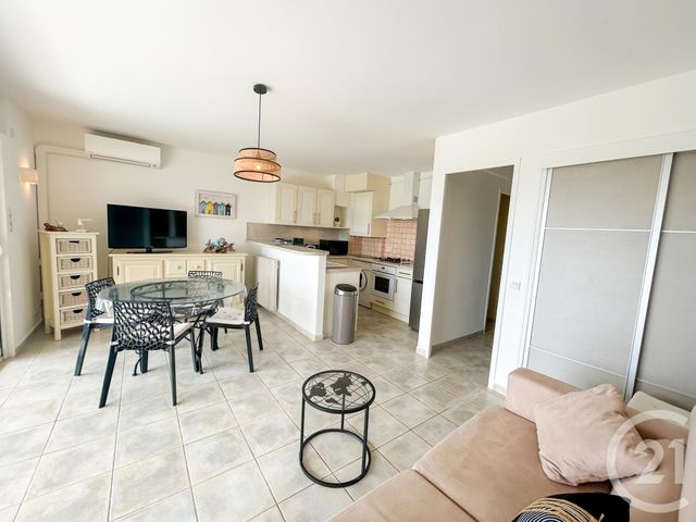 Appartement T2 à vendre - 2 pièces - 43,27 m2 - Cavalaire Sur Mer - 83 - PROVENCE-ALPES-COTE-D-AZUR