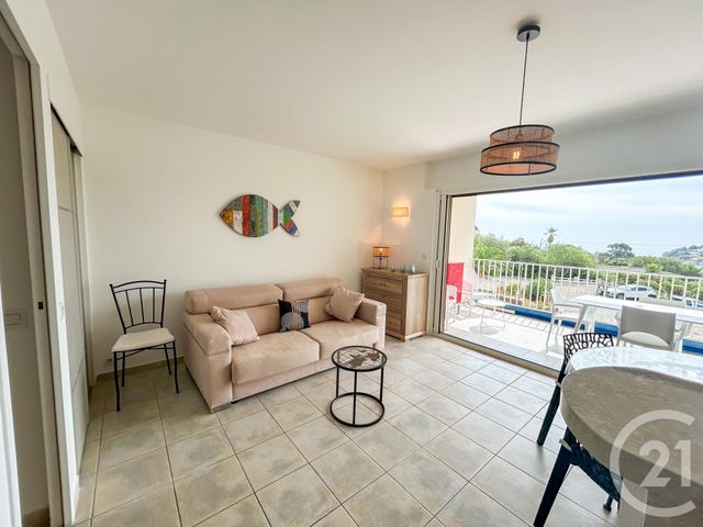 Appartement T2 à vendre - 2 pièces - 43,27 m2 - Cavalaire Sur Mer - 83 - PROVENCE-ALPES-COTE-D-AZUR