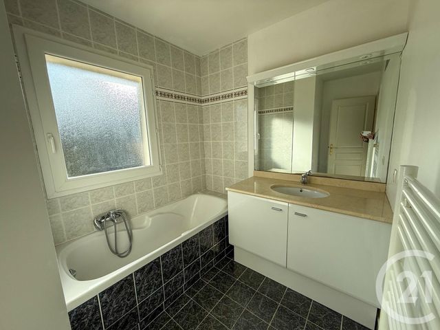 Maison à vendre - 5 pièces - 94,38 m2 - La Croix Valmer - 83 - PROVENCE-ALPES-COTE-D-AZUR