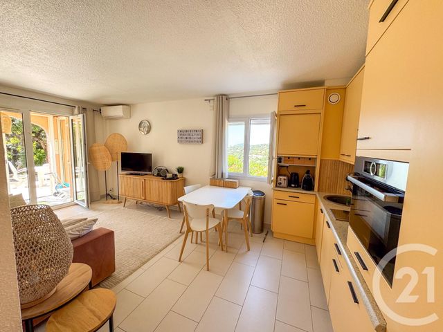 Appartement T3 à vendre - 3 pièces - 49,59 m2 - Cavalaire Sur Mer - 83 - PROVENCE-ALPES-COTE-D-AZUR