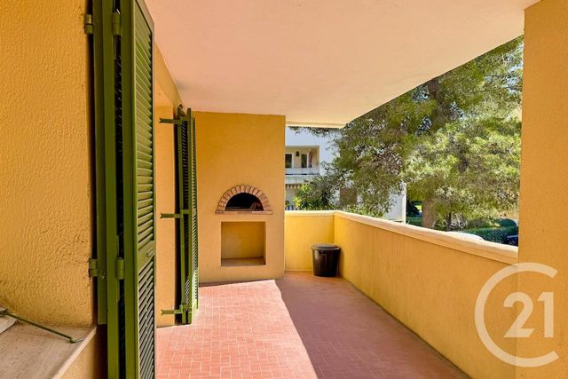 Appartement T3 à vendre - 3 pièces - 60,83 m2 - Cavalaire Sur Mer - 83 - PROVENCE-ALPES-COTE-D-AZUR