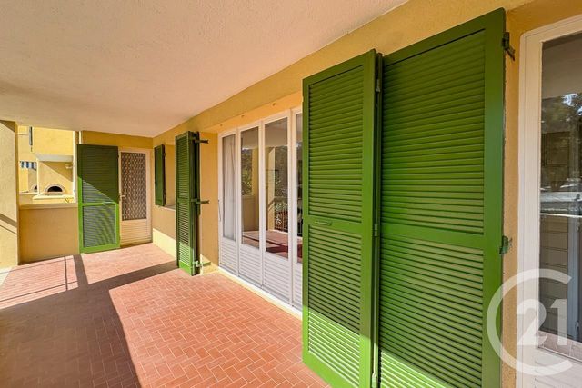 Appartement T3 à vendre - 3 pièces - 60,83 m2 - Cavalaire Sur Mer - 83 - PROVENCE-ALPES-COTE-D-AZUR