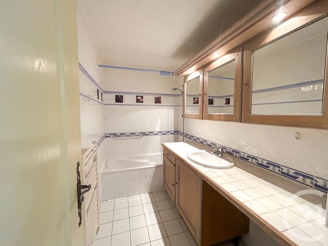 Appartement T4 à vendre - 4 pièces - 54,31 m2 - Cavalaire Sur Mer - 83 - PROVENCE-ALPES-COTE-D-AZUR