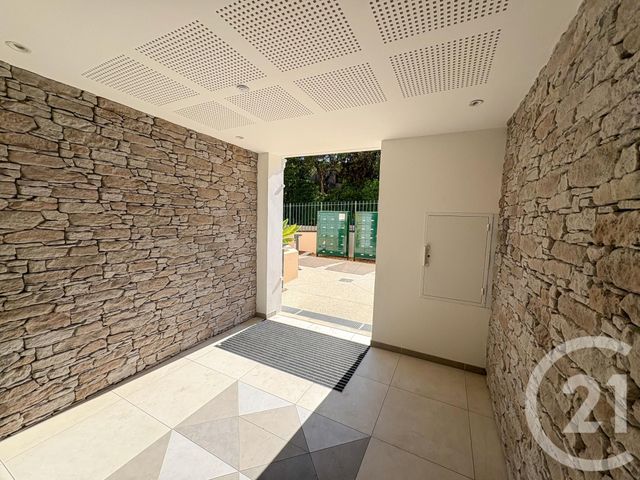 Appartement T2 à vendre - 2 pièces - 47,25 m2 - Cavalaire Sur Mer - 83 - PROVENCE-ALPES-COTE-D-AZUR