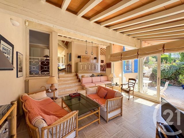 Maison à vendre - 6 pièces - 182 m2 - Cavalaire Sur Mer - 83 - PROVENCE-ALPES-COTE-D-AZUR
