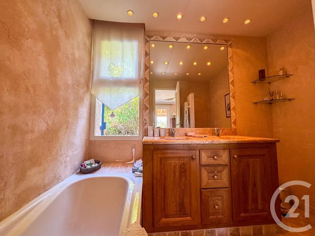 Maison à vendre - 6 pièces - 182 m2 - Cavalaire Sur Mer - 83 - PROVENCE-ALPES-COTE-D-AZUR