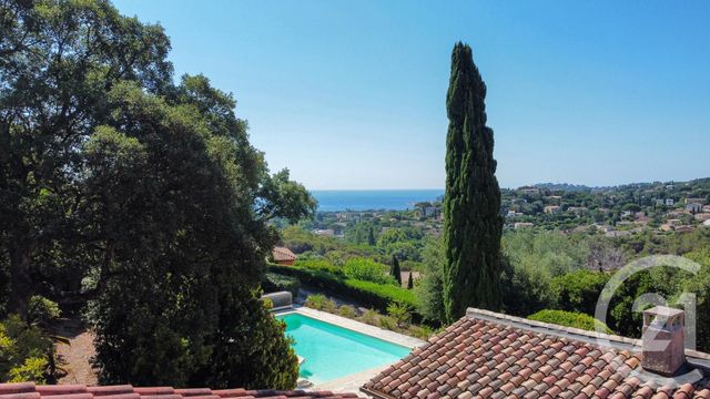 Maison à vendre - 6 pièces - 182 m2 - Cavalaire Sur Mer - 83 - PROVENCE-ALPES-COTE-D-AZUR