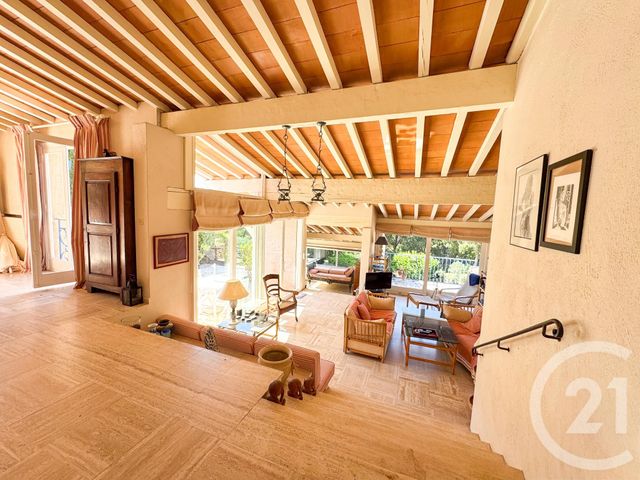Maison à vendre - 6 pièces - 182 m2 - Cavalaire Sur Mer - 83 - PROVENCE-ALPES-COTE-D-AZUR