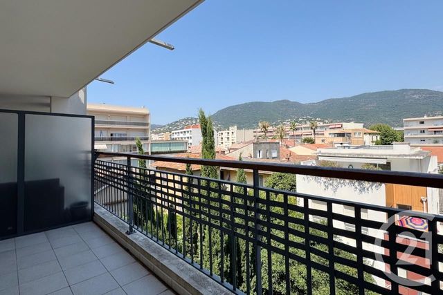 Appartement T3 à vendre - 3 pièces - 64,15 m2 - Cavalaire Sur Mer - 83 - PROVENCE-ALPES-COTE-D-AZUR