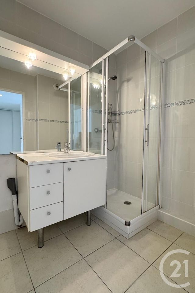 Appartement T3 à vendre - 3 pièces - 64,15 m2 - Cavalaire Sur Mer - 83 - PROVENCE-ALPES-COTE-D-AZUR