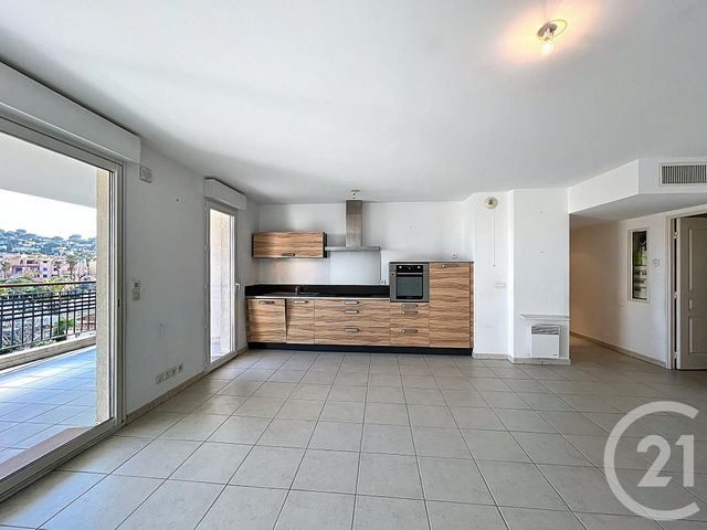 Appartement T3 &agrave; vendre - 3 pi&egrave;ces - 64,15 m2 - Cavalaire Sur Mer - 83 - PROVENCE-ALPES-COTE-D-AZUR
