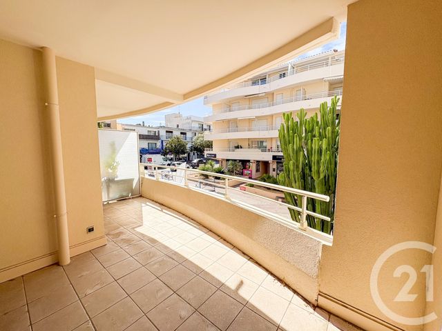Appartement T3 à vendre - 3 pièces - 68,40 m2 - Cavalaire Sur Mer - 83 - PROVENCE-ALPES-COTE-D-AZUR