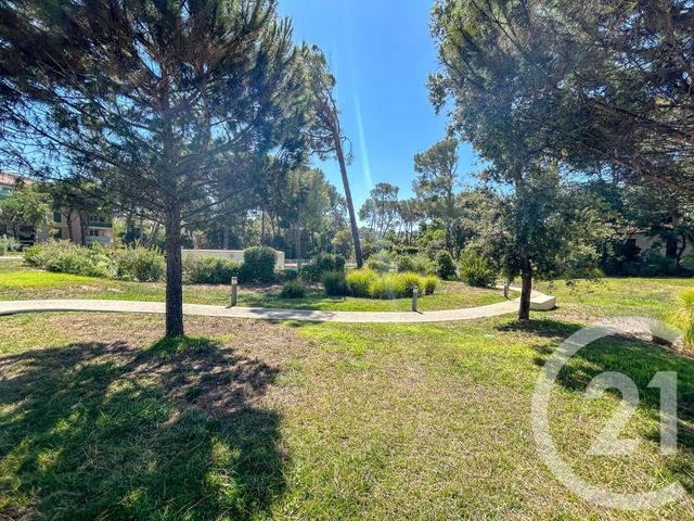 Appartement T4 à vendre - 4 pièces - 83,64 m2 - Cavalaire Sur Mer - 83 - PROVENCE-ALPES-COTE-D-AZUR