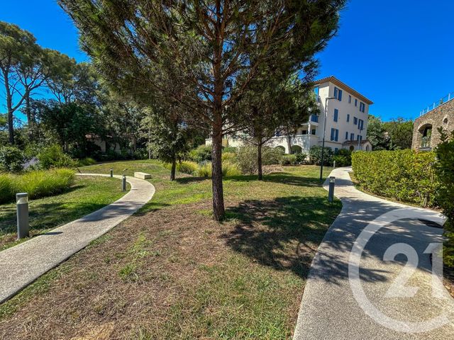 Appartement T4 à vendre - 4 pièces - 83,64 m2 - Cavalaire Sur Mer - 83 - PROVENCE-ALPES-COTE-D-AZUR