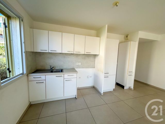 Appartement T4 à vendre - 4 pièces - 83,64 m2 - Cavalaire Sur Mer - 83 - PROVENCE-ALPES-COTE-D-AZUR