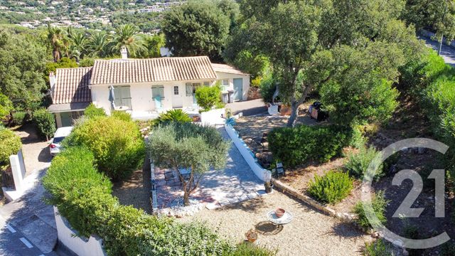 Maison à vendre - 6 pièces - 122 m2 - Cavalaire Sur Mer - 83 - PROVENCE-ALPES-COTE-D-AZUR