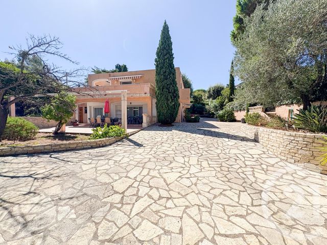Maison à vendre - 7 pièces - 205,28 m2 - Cavalaire Sur Mer - 83 - PROVENCE-ALPES-COTE-D-AZUR