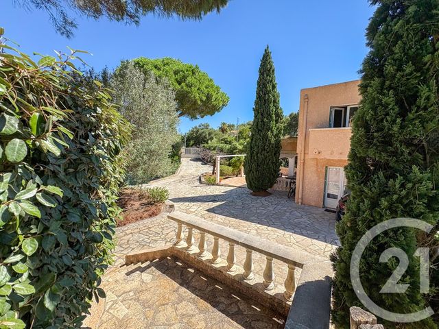 Maison à vendre - 7 pièces - 205,28 m2 - Cavalaire Sur Mer - 83 - PROVENCE-ALPES-COTE-D-AZUR