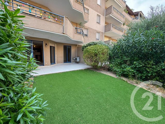 Appartement T2 à vendre - 2 pièces - 44,09 m2 - Cavalaire Sur Mer - 83 - PROVENCE-ALPES-COTE-D-AZUR