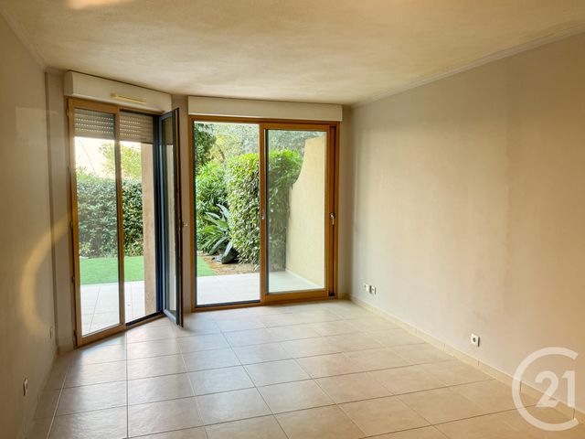 Appartement T2 à vendre - 2 pièces - 44,09 m2 - Cavalaire Sur Mer - 83 - PROVENCE-ALPES-COTE-D-AZUR