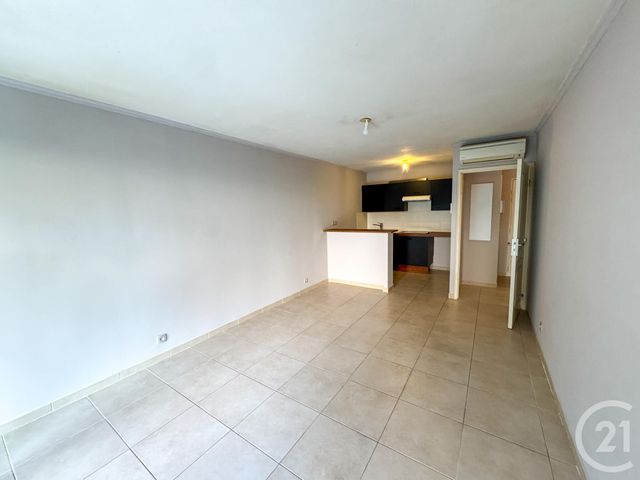 Appartement T2 à vendre - 2 pièces - 44,09 m2 - Cavalaire Sur Mer - 83 - PROVENCE-ALPES-COTE-D-AZUR