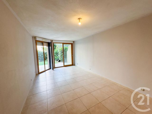 Appartement T2 à vendre - 2 pièces - 44,09 m2 - Cavalaire Sur Mer - 83 - PROVENCE-ALPES-COTE-D-AZUR