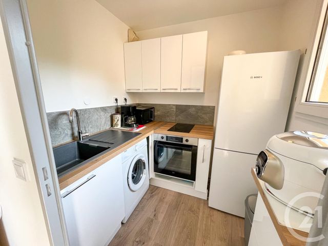 Appartement T2 à vendre - 2 pièces - 39 m2 - Cavalaire Sur Mer - 83 - PROVENCE-ALPES-COTE-D-AZUR