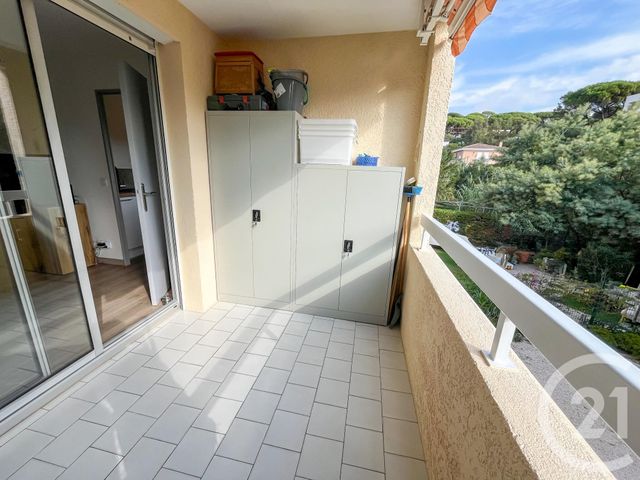Appartement T2 à vendre - 2 pièces - 39 m2 - Cavalaire Sur Mer - 83 - PROVENCE-ALPES-COTE-D-AZUR