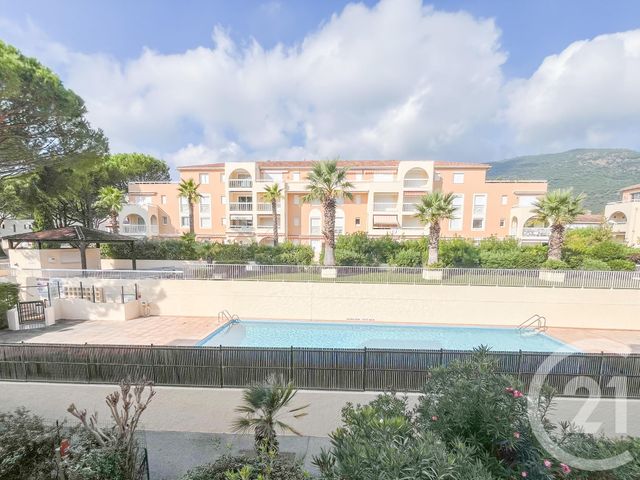 Appartement T2 à vendre - 2 pièces - 39 m2 - Cavalaire Sur Mer - 83 - PROVENCE-ALPES-COTE-D-AZUR