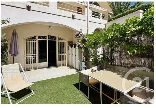 Appartement Studio à vendre - 1 pièce - 31 m2 - La Croix Valmer - 83 - PROVENCE-ALPES-COTE-D-AZUR