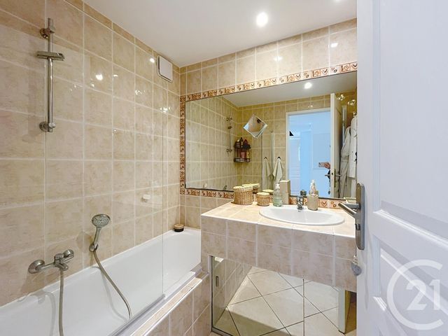 Appartement T3 &agrave; vendre - 3 pi&egrave;ces - 60,14 m2 - Cavalaire Sur Mer - 83 - PROVENCE-ALPES-COTE-D-AZUR