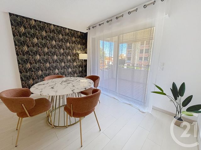Appartement T4 &agrave; vendre - 3 pi&egrave;ces - 84,07 m2 - Cavalaire Sur Mer - 83 - PROVENCE-ALPES-COTE-D-AZUR