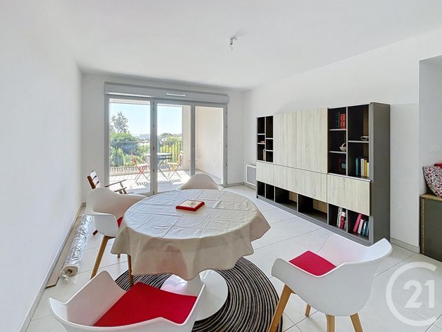 Appartement T3 &agrave; vendre - 3 pi&egrave;ces - 64,50 m2 - Cavalaire Sur Mer - 83 - PROVENCE-ALPES-COTE-D-AZUR